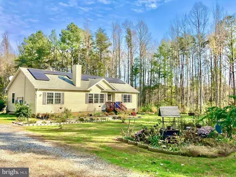 2083 Sizer Rd, Beaverdam, VA 23015 photo 2