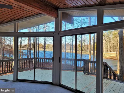 353 Land Or Dr, Ruther Glen, VA 22546