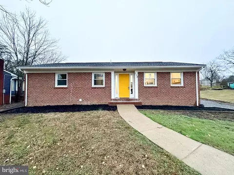 113 Martin St, Bowling Green, VA 22427