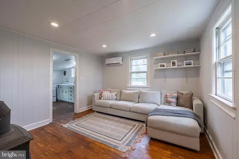20386 Pendleton Rd, Bowling Green, VA 22427