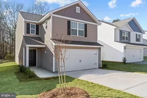 17146 Russell Coghill St, Bowling Green, VA 22427