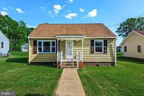 230 Maury Ave, Bowling Green, VA 22427