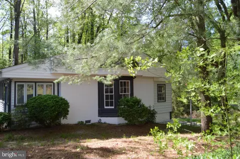 106 Cedar Ln, Bowling Green, VA 22427
