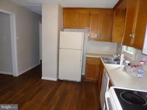Entry Way - 26480 Country Club Ln, Ruther Glen, VA 22546 photo 1 of 3