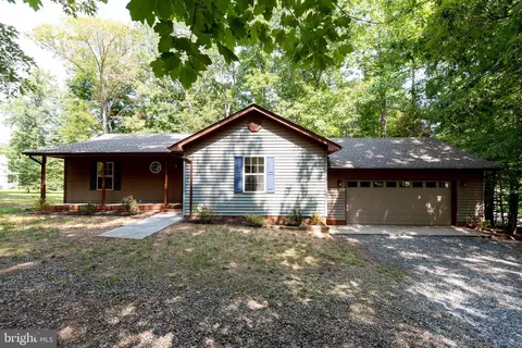 577 Lake Caroline Dr, Ruther Glen, VA 22546
