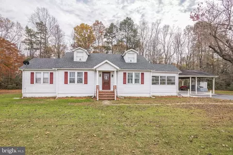 24774 Newtown Rd, Bowling Green, VA 22427