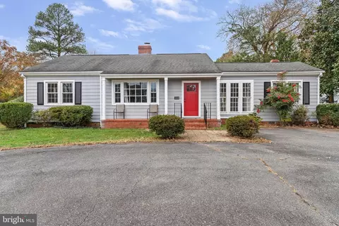 160 S Main St, Bowling Green, VA 22427