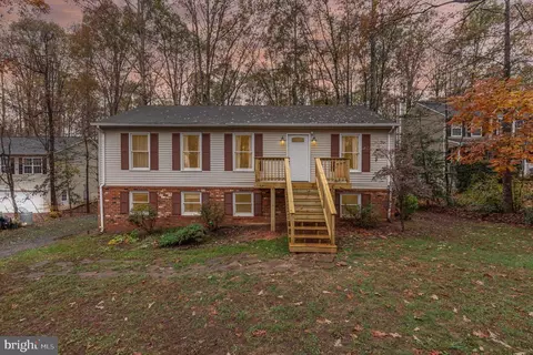 811 Laverne Dr, Ruther Glen, VA 22546