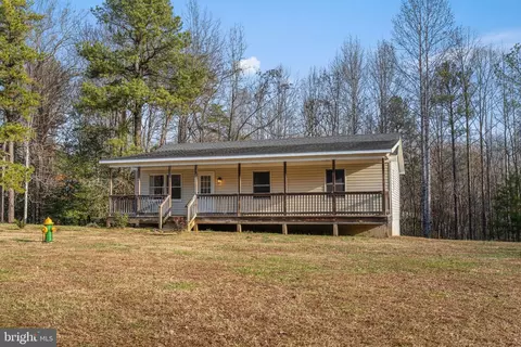 11416 Mckenney Dr, Woodford, VA 22580