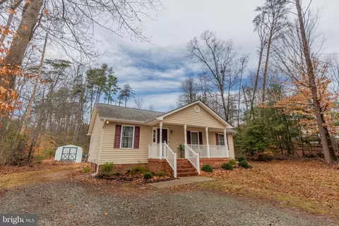 791 Lake Caroline Dr, Ruther Glen, VA 22546