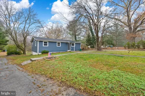 14027 Farmer Dr, Woodford, VA 22580