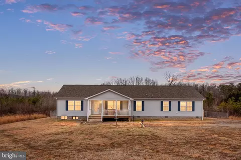19250 Country Rd, Beaverdam, VA 23015