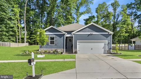 18075 Coolidge Ln, Bowling Green, VA 22427