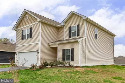 16998 Edwards Rd, Bowling Green, VA 22427