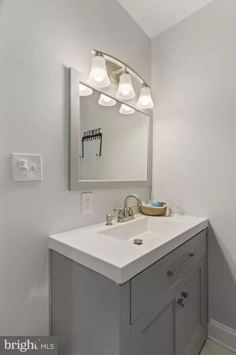 Bath - 16222 Dawn Blvd, Hanover, VA 23069 photo 2 of 4