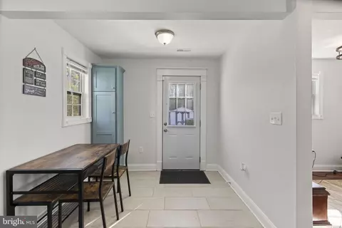 Entry Way - 16222 Dawn Blvd, Hanover, VA 23069 photo 6 of 11