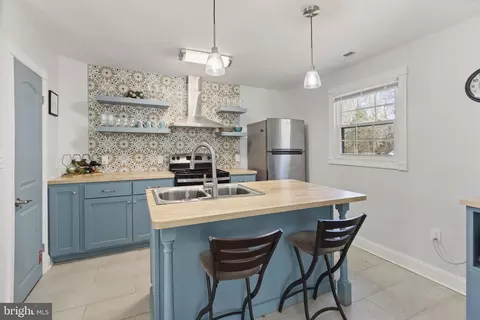 Kitchen - 16222 Dawn Blvd, Hanover, VA 23069 photo 2 of 3