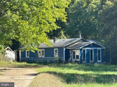 7241 Macedonia Rd, Woodford, VA 22580