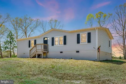 20280 Alps Dr S, Milford, VA 22514