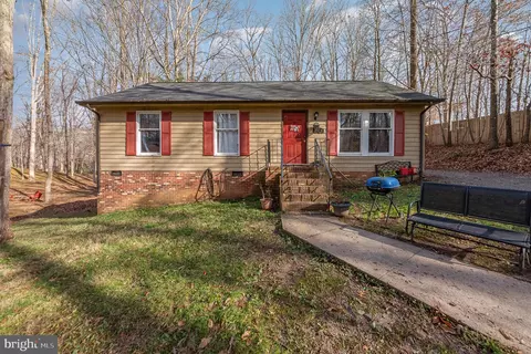 220 Cedar Ridge Dr, Ruther Glen, VA 22546