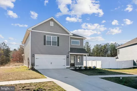 17098 Rollins Rd, Bowling Green, VA 22427