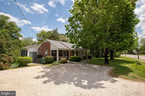 319 N Main St, Bowling Green, VA 22427