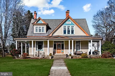 115 E Broaddus Ave, Bowling Green, VA 22427