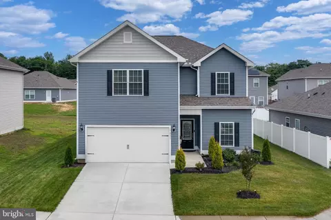 17051 Rollins Rd, Bowling Green, VA 22427