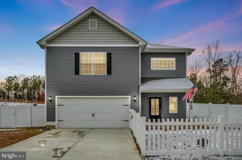 17086 Rollins Rd, Bowling Green, VA 22427
