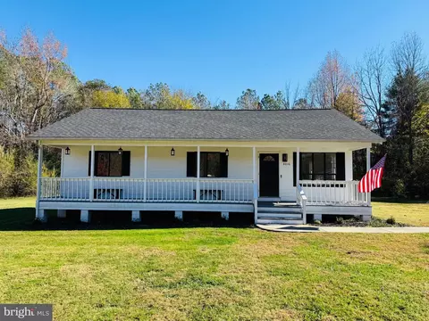 8016 Long Creek Dr, Ruther Glen, VA 22546
