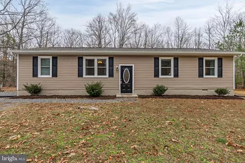 20045 Courtney Rd, Hanover, VA 23069