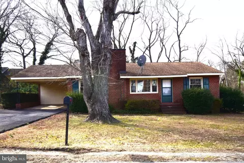 108 Martin St, Bowling Green, VA 22427