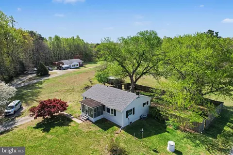 18448 Beazley Ln, Milford, VA 22514