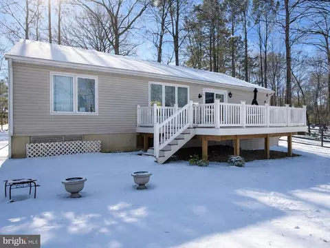 355 Lake Caroline Dr, Ruther Glen, VA 22546
