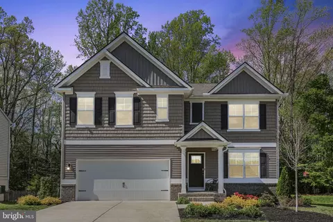 17447 Jackson Dr, Bowling Green, VA 22427