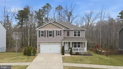 18063 Jackson Dr, Bowling Green, VA 22427