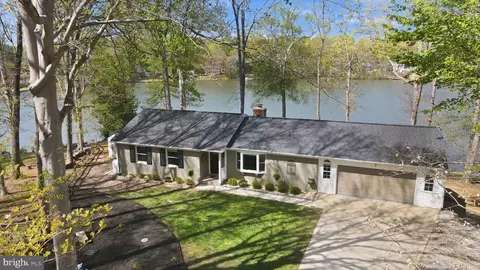 5 Jason Cir, Ruther Glen, VA 22546
