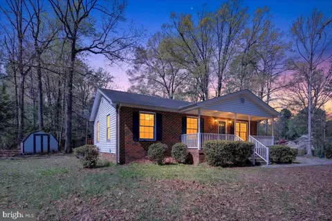 719 Lake Caroline Dr, Ruther Glen, VA 22546