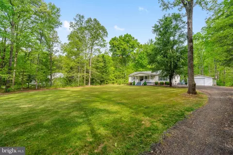Exterior - 2319 Sizer Rd, Beaverdam, VA 23015 photo 3 of 23