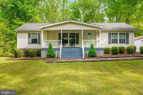 Exterior - 2319 Sizer Rd, Beaverdam, VA 23015 photo 5 of 23