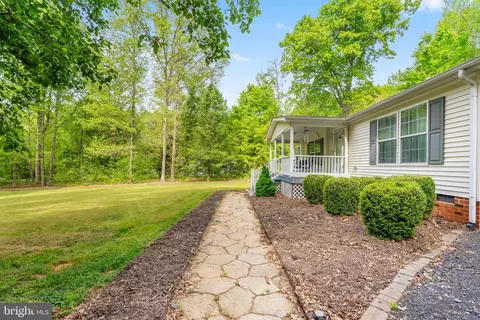 Exterior - 2319 Sizer Rd, Beaverdam, VA 23015 photo 10 of 23