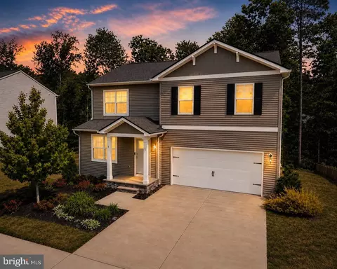 18049 Jackson Dr, Bowling Green, VA 22427