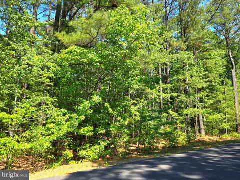 4 Stafford Cv, Ruther Glen, VA 22546