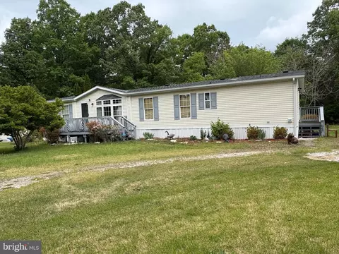 6647 Quarters Rd, Woodford, VA 22580