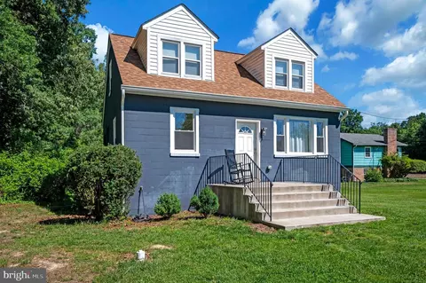 16036 Rogers Clark Blvd, Bowling Green, VA 22427
