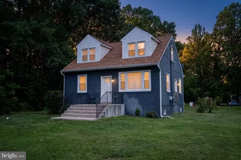 16036 Rogers Clark Blvd, Bowling Green, VA 22427