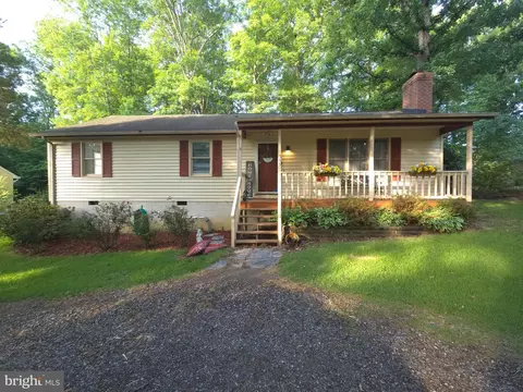 733 Canterbury Dr, Ruther Glen, VA 22546