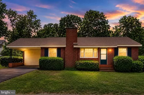 108 Martin St, Bowling Green, VA 22427