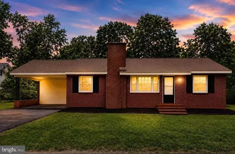 108 Martin St, Bowling Green, VA 22427