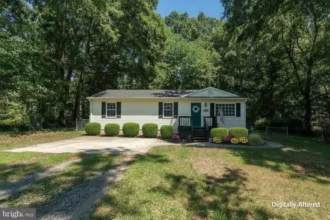 13340 Countyline Church Rd, Woodford, VA 22580